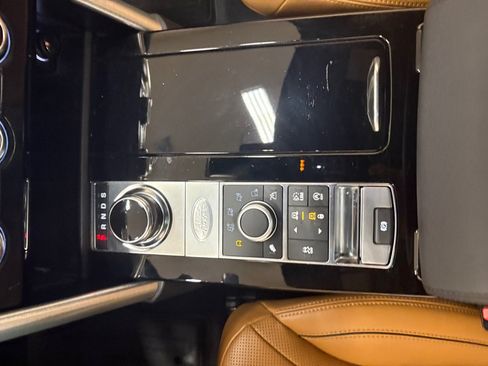 Used 2018 Land Rover Discovery HSE AWD/4WD image 26