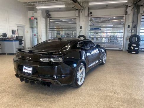 Used 2019 Chevrolet Camaro SS RWD image 5