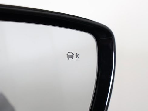 Used 2022 Buick Enclave Essence w/ Experience Buick Package image 45