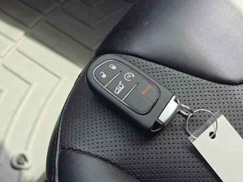 Used 2022 Jeep Cherokee Latitude Lux image 29