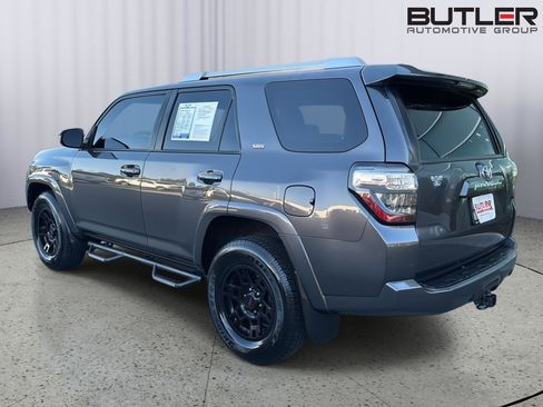 Used 2016 Toyota 4Runner SR5 image 3