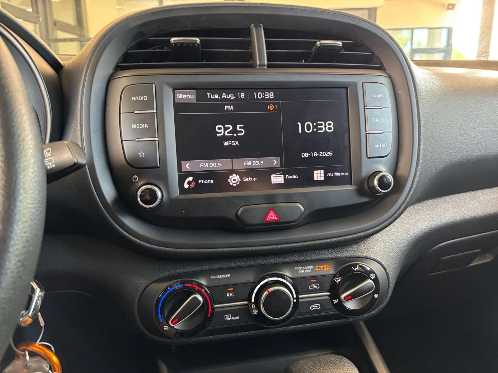 Used 2025 Kia Soul LX w/ LX Technology Package FWD image 16