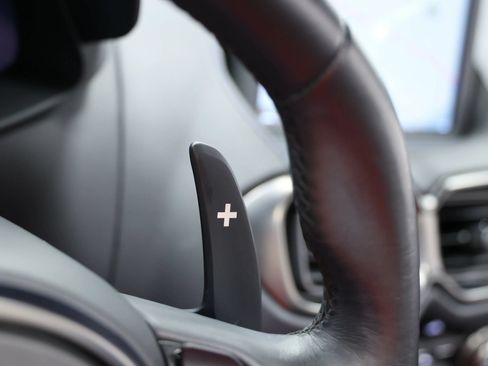Used 2023 Aston Martin V8 Vantage Roadster RWD image 29