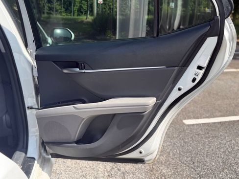Used 2018 Toyota Camry LE FWD image 17