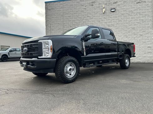 New 2026 Ford F350 XL w/ XL Off-Road Package AWD/4WD image 3