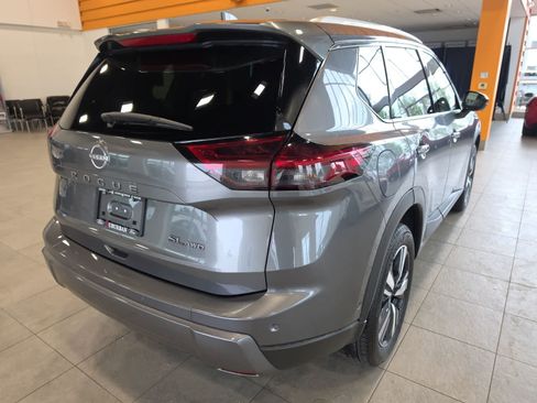 Used 2026 Nissan Rogue SL AWD/4WD image 8