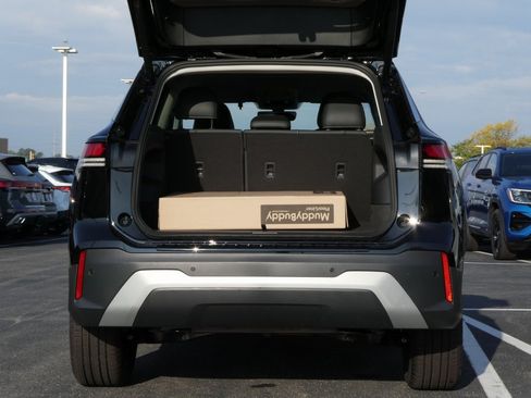 New 2025 Volkswagen Tiguan SE image 22