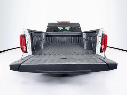 Used 2025 GMC Sierra 1500 SLT AWD/4WD image 35