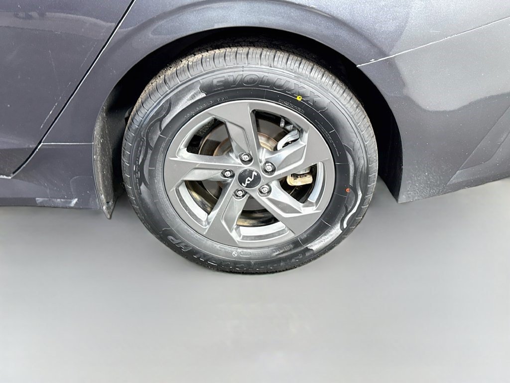 Used 2022 Kia K5 LXS FWD image 36