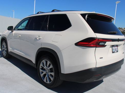 Certified 2024 Toyota Grand Highlander AWD image 5