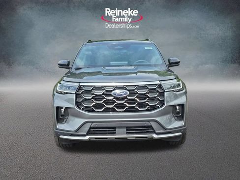 New 2026 Ford Explorer Platinum w/ LUX Leather Package AWD/4WD image 2