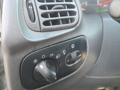 Used 2003 Ford F150 XLT image 16