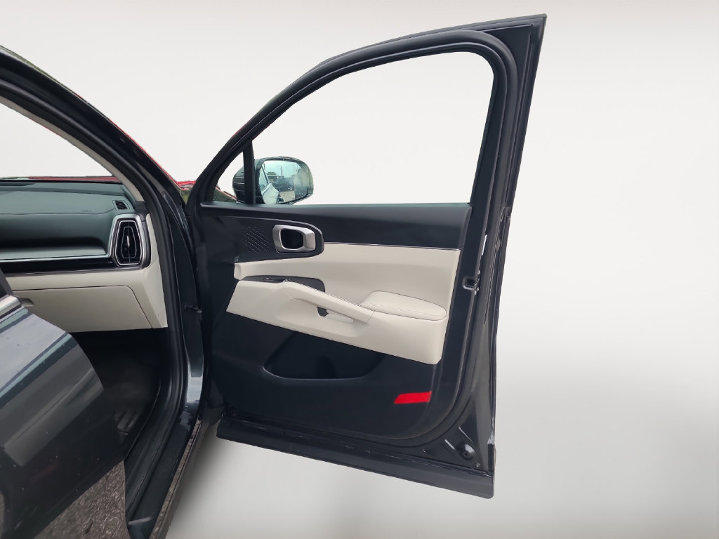 Used 2025 Kia Sorento S FWD image 22