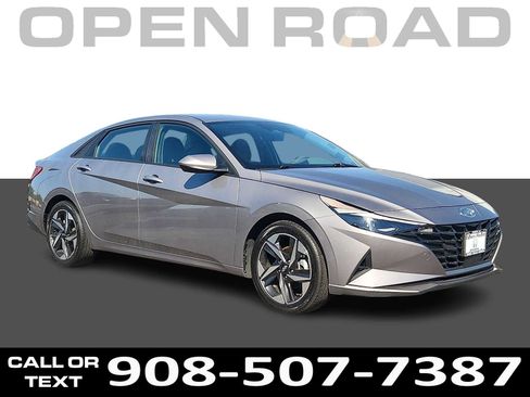 Used 2023 Hyundai Elantra SEL w/ Convenience Package FWD image 1