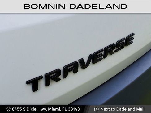 Used 2022 Chevrolet Traverse RS image 7
