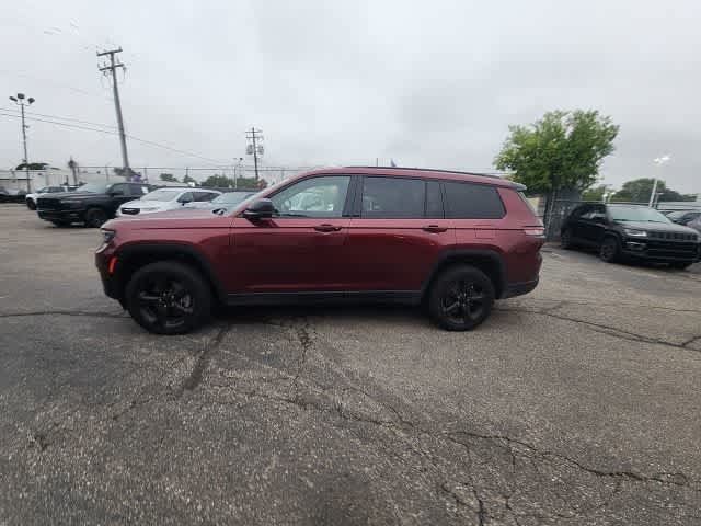 Used 2023 Jeep Grand Cherokee L Laredo AWD/4WD image 21
