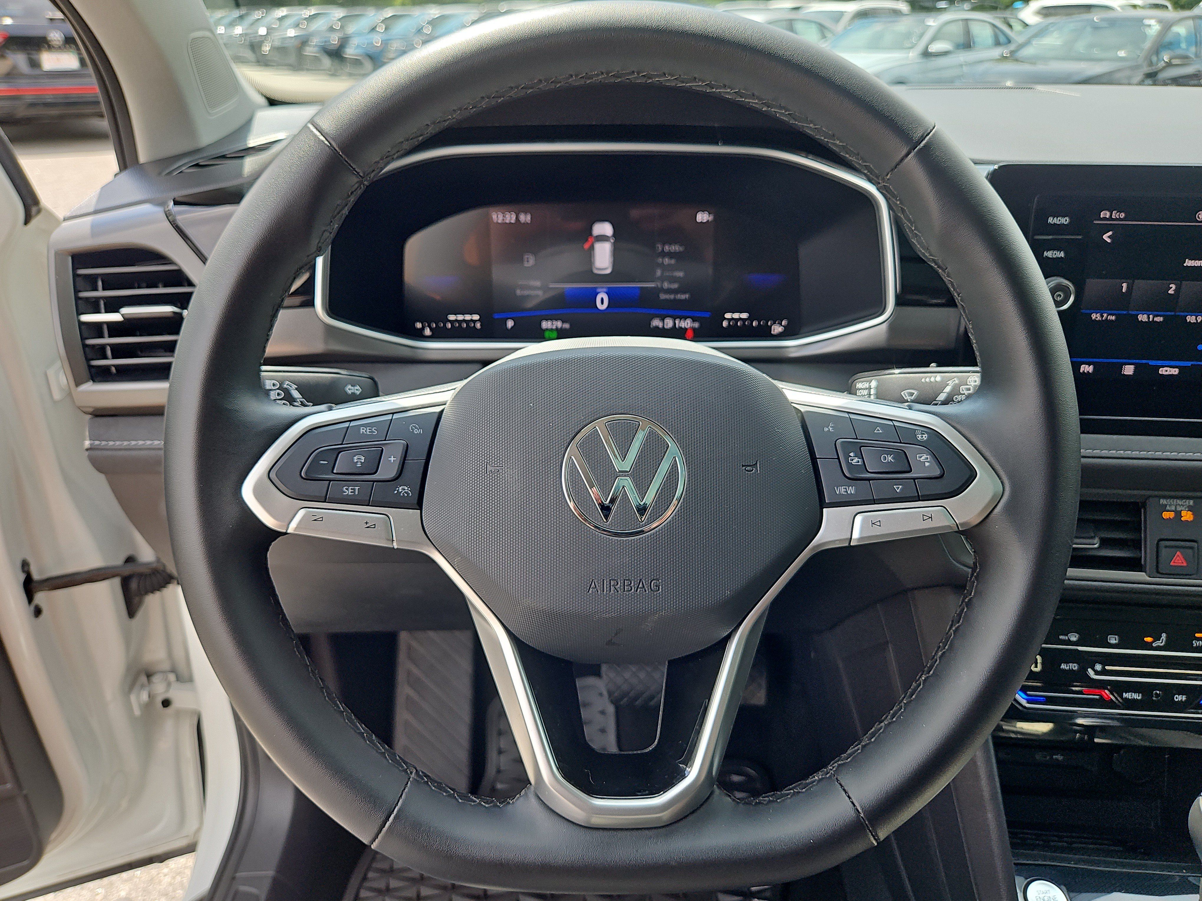 Used 2025 Volkswagen Taos SE AWD/4WD image 21