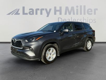 Used 2025 Toyota Highlander LE