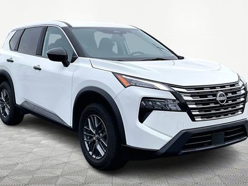 Used 2024 Nissan Rogue S image 1