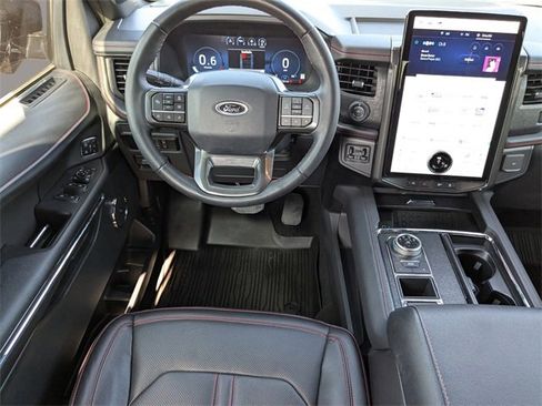 Used 2024 Ford Expedition Limited image 18