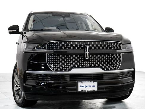 Used 2025 Lincoln Navigator L Reserve AWD/4WD image 3