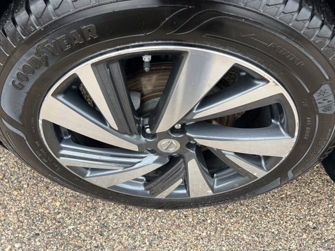 Used 2015 Nissan Murano Platinum w/ Platinum Technology Package AWD/4WD image 47