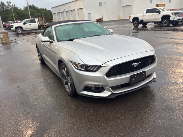 Used 2016 Ford Mustang Convertible w/ Equipment Group 051A RWD image 5