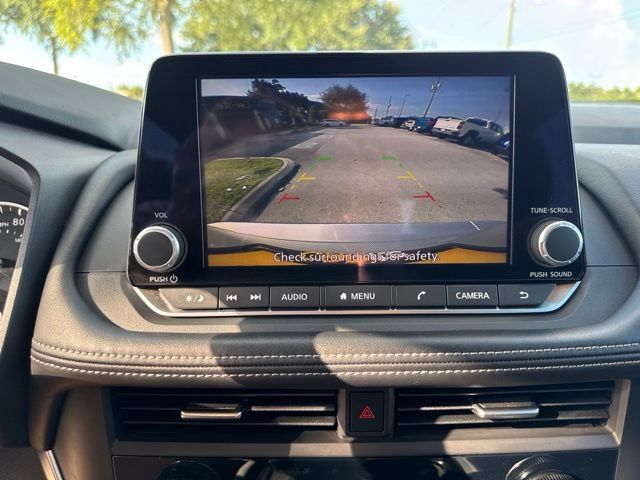 Used 2025 Nissan Rogue SV AWD/4WD image 29