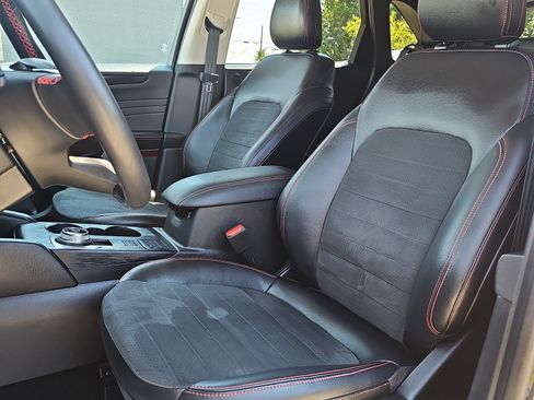 Used 2022 Ford Escape SEL w/ SEL Stealth AWD Package image 21