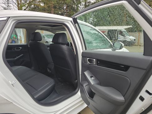 Certified 2024 Honda Civic Touring image 12