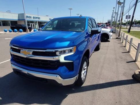 Used 2025 Chevrolet Silverado 1500 LT AWD/4WD image 3