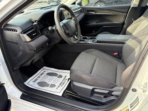 Used 2025 Toyota Camry LE image 14
