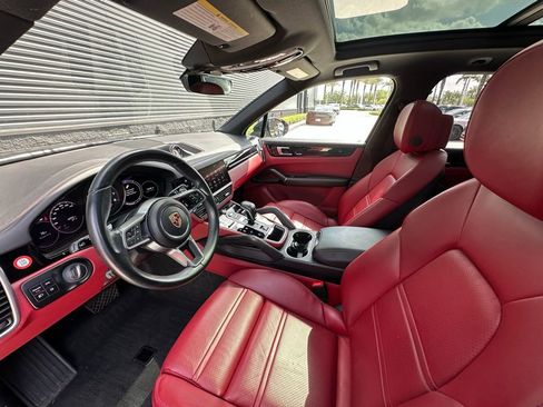 Certified 2023 Porsche Cayenne AWD/4WD image 4