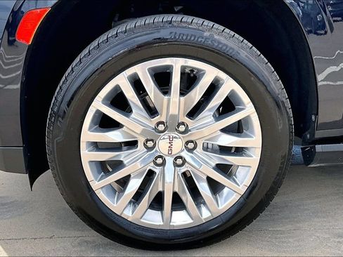 Used 2023 GMC Yukon Denali AWD/4WD image 9