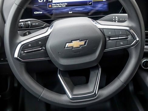 New 2026 Chevrolet Equinox EV LT image 18