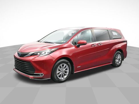 Used 2021 Toyota Sienna XLE image 46