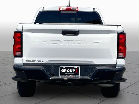 Used 2024 Chevrolet Colorado Z71 w/ Z71 Convenience Package 2 AWD/4WD image 3