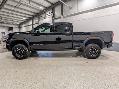 Used 2024 GMC Sierra 2500 AT4X AWD/4WD image 5