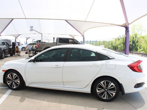 Used 2016 Honda Civic EX-T image 2