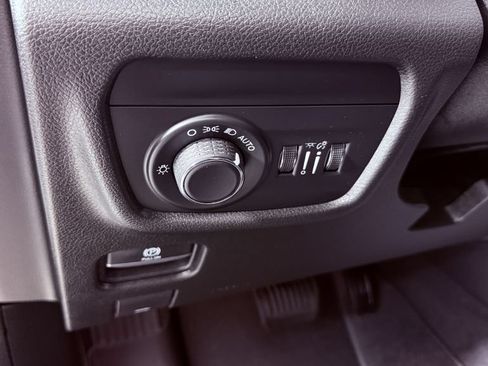 Used 2022 Jeep Grand Cherokee L Laredo AWD/4WD image 10