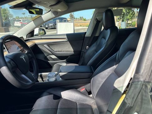 Used 2023 Tesla Model 3 Standard Range RWD image 9