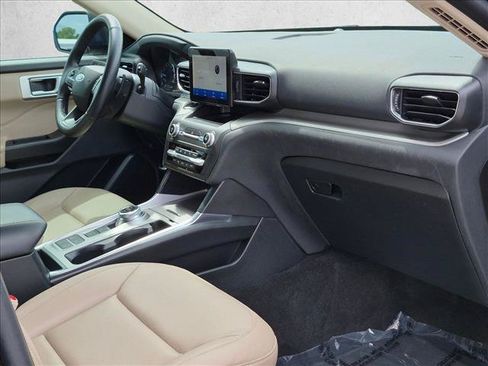 Used 2020 Ford Explorer XLT w/ Equipment Group 202A RWD image 19