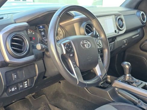 Used 2022 Toyota Tacoma TRD Sport w/ TRD Premium Sport Package RWD image 9
