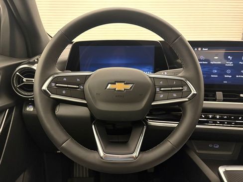 New 2026 Chevrolet Equinox LT FWD image 3