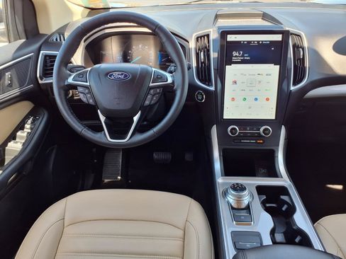 Certified 2023 Ford Edge SEL w/ Convenience Package AWD/4WD image 6