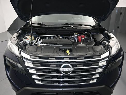 Used 2026 Nissan Rogue SV FWD image 27
