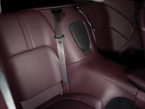 Used 2019 Aston Martin DB11 Coupe image 7