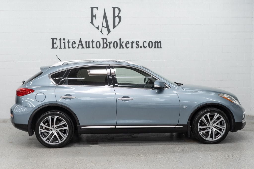 Used 2017 INFINITI QX50 2WD w/ Deluxe Touring Package image 5
