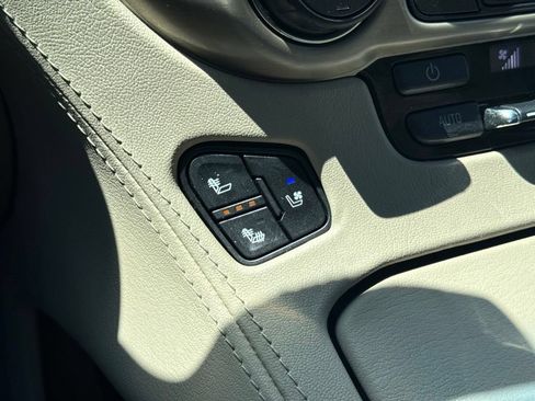 Used 2018 GMC Yukon Denali AWD/4WD image 14