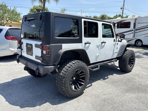 Used 2012 Jeep Wrangler Unlimited Sport AWD/4WD image 5